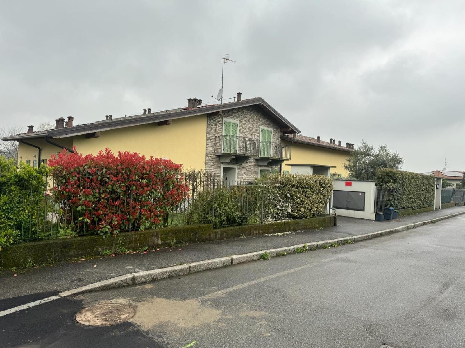 Park 20 Guest House Azzate Bagian luar foto
