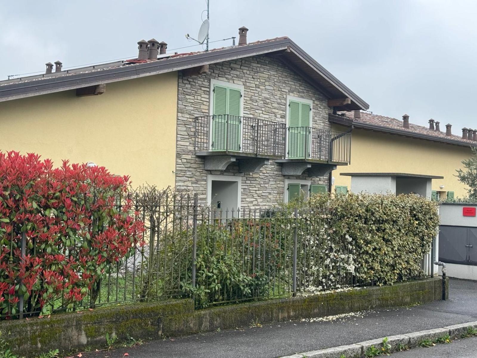 Park 20 Guest House Azzate Bagian luar foto